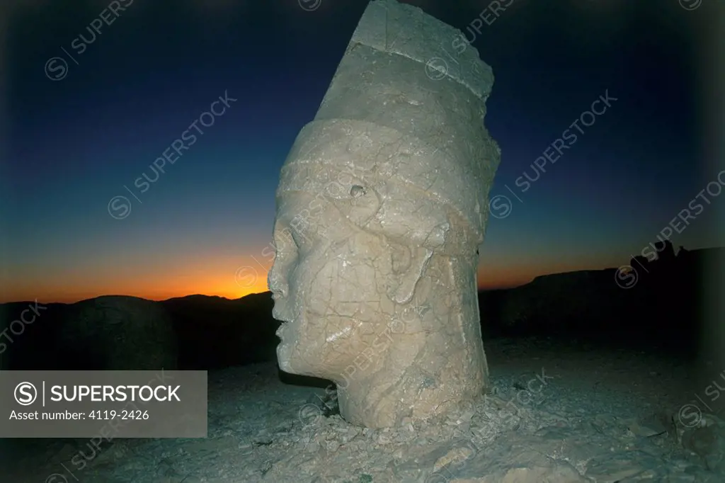 Photograph of head sculptor on mount Namrud in Turkey