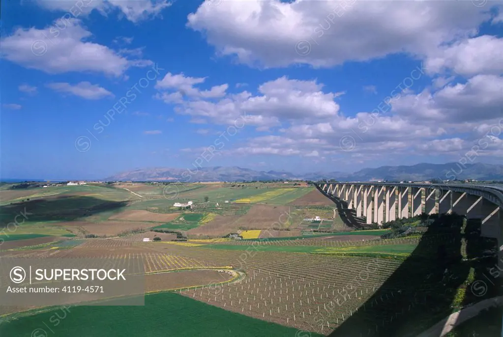 Photograph of the agriculture fields of Italy
