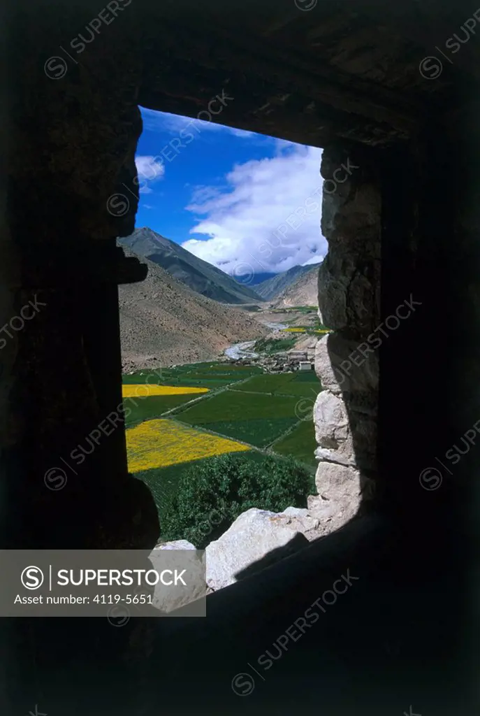 Image of a green valley in Tibet