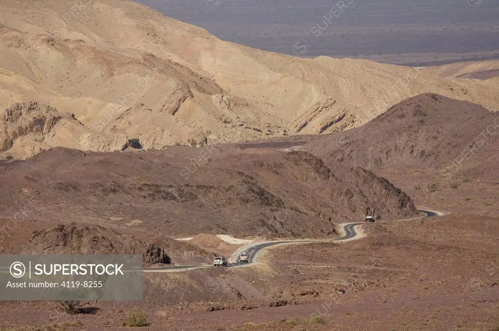 Photograph of the desert road of the Jordanian desert