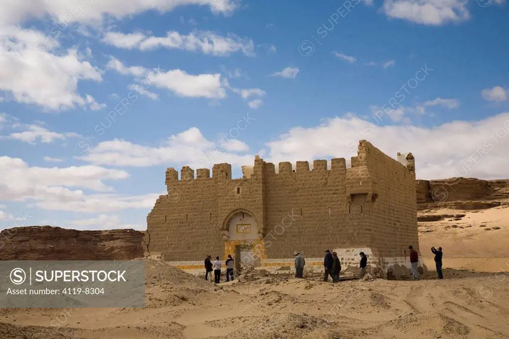 Photograph of the ruins of a crusaders castle in the Jordanian desert