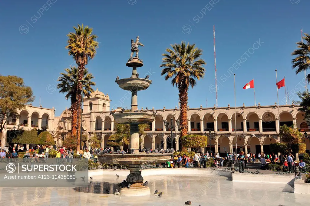 Peru, Arequipa, Plaza de Armas, Fountain