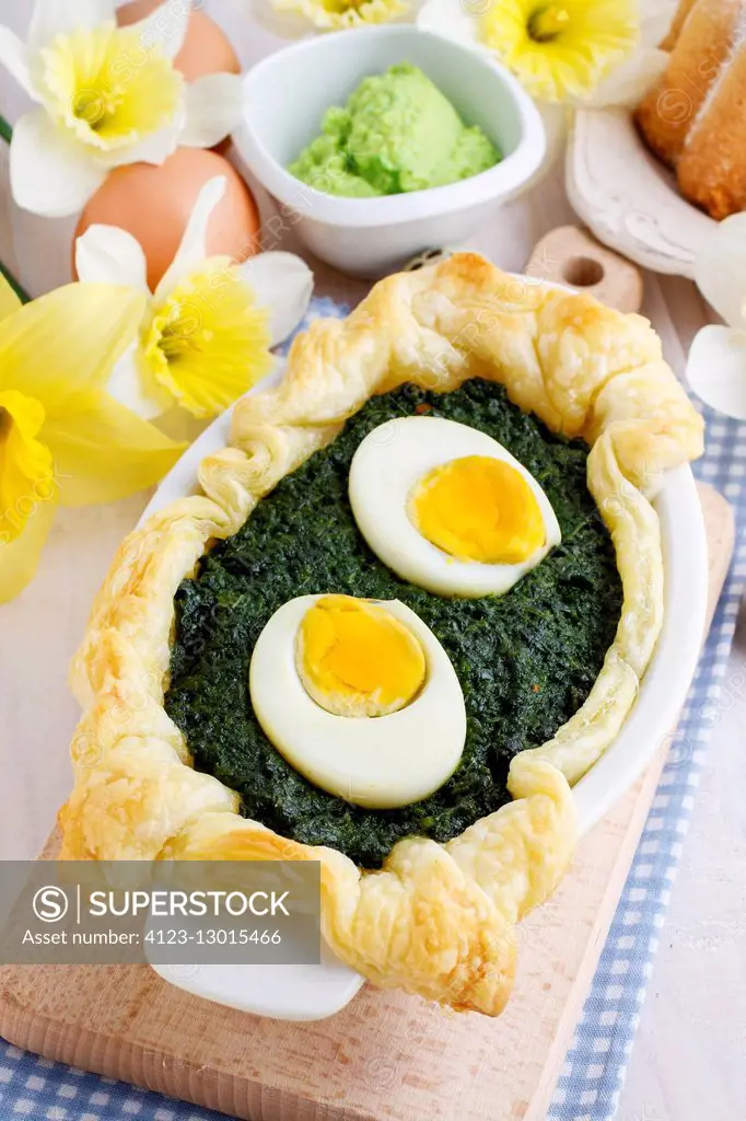Souffle with spinach and eggs. Healthy food