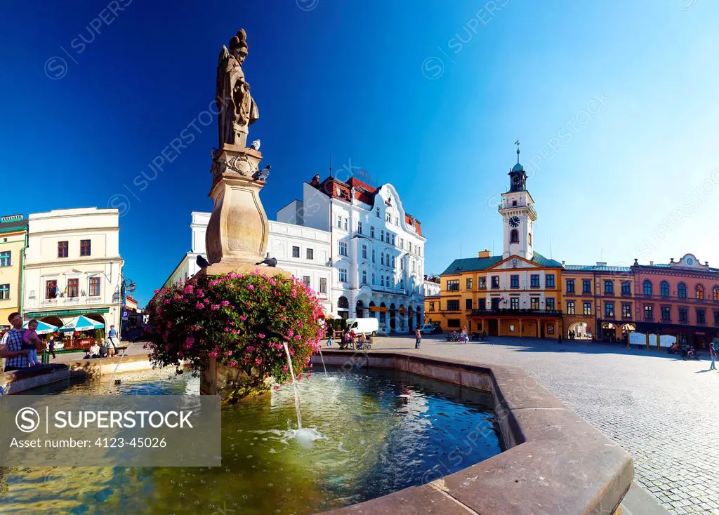 Poland, Silesian Province, Cieszyn. Market Square. Town hall and apartment house 'Brown Deer', well with the figure of St Florian.