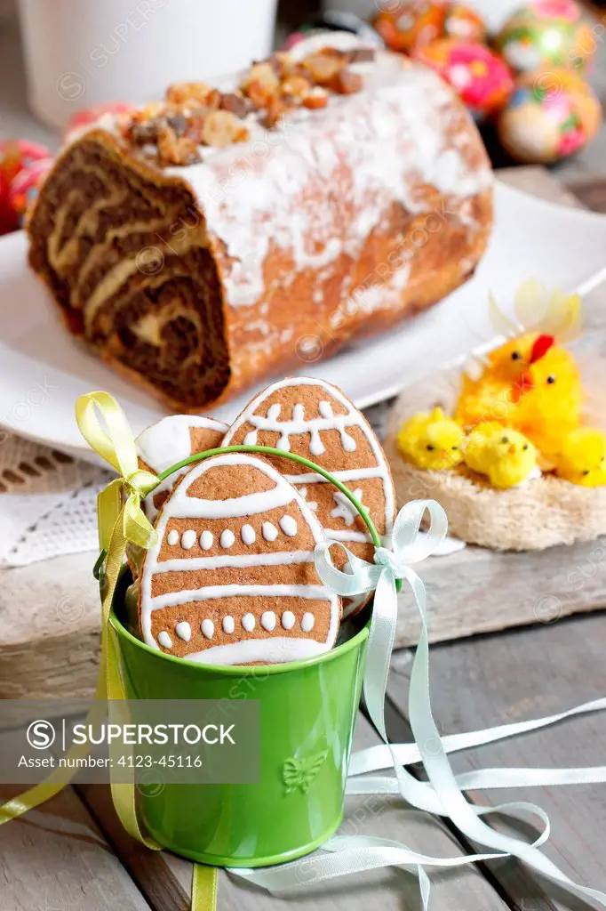 Easter decoration- poppyseed cake nad egg-shaped gingerbread cookies.