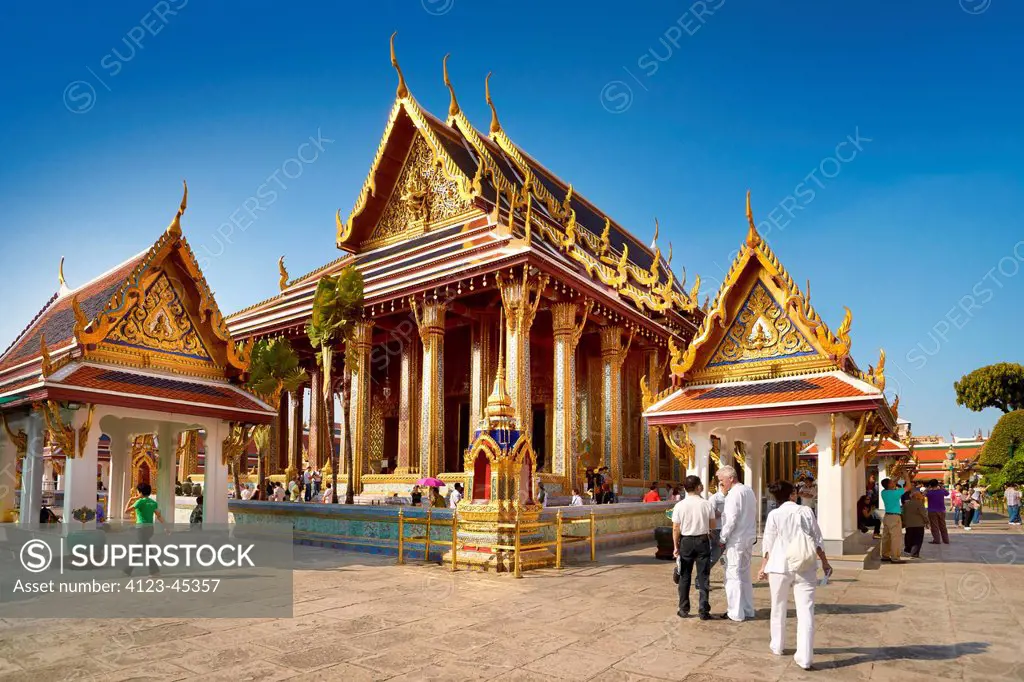 Thailand, complex of the Grand Palace in historic estate of Bangkok, The Temple of the Emerald Buddha, Wat Phra Kaeo.