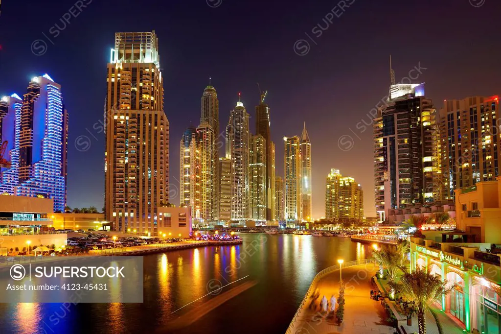 Dubai, the United Arab Emirates. Marina, harbour and housing estate.