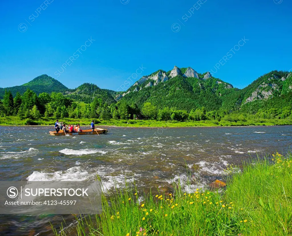 Poland, Malopolska Province, the Pieniny. View on the Three Crowns and Dunajec River.