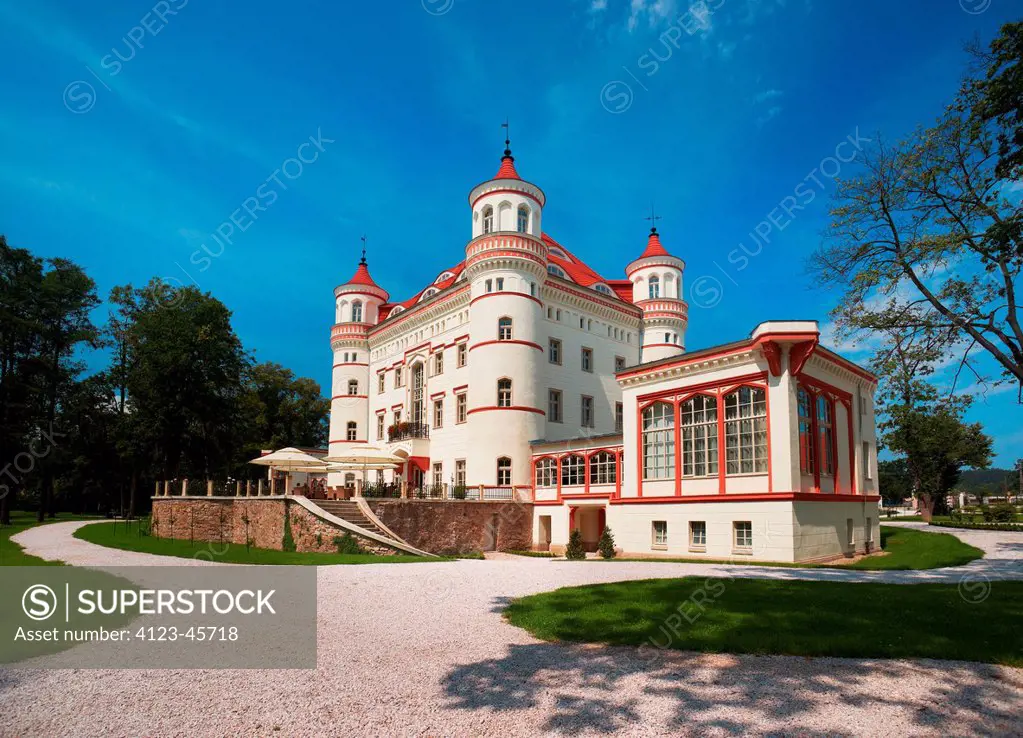 Poland, Lower Silesia Province, the Sudetes. Wojanow Palace, nearby Jelenia Gora.