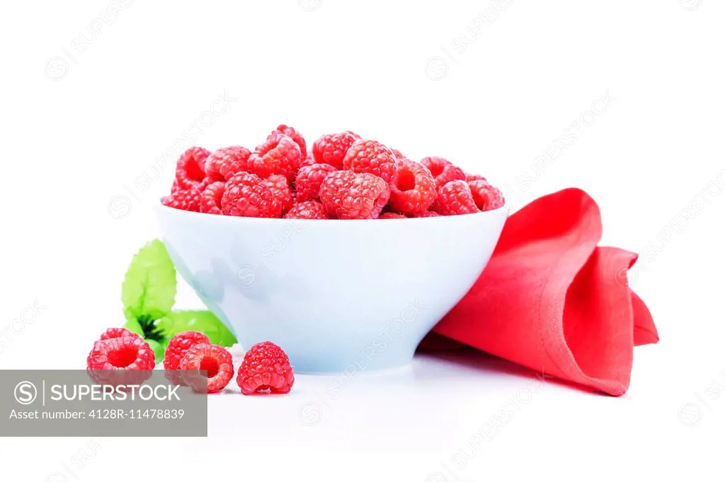 Fresh raspberries in a bowl.