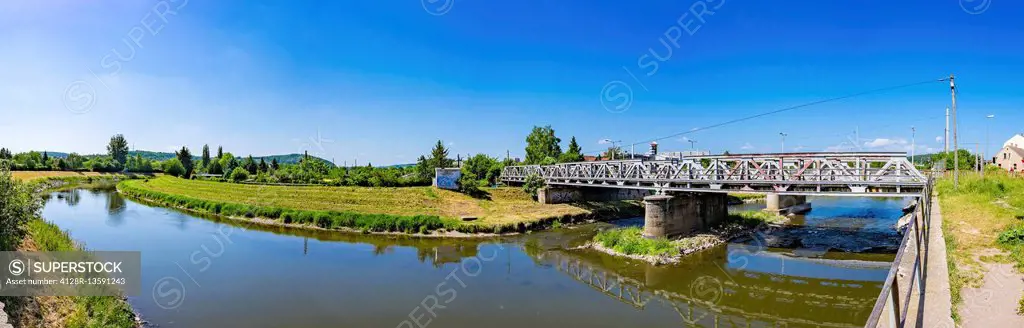 Railway bridge, panorama.