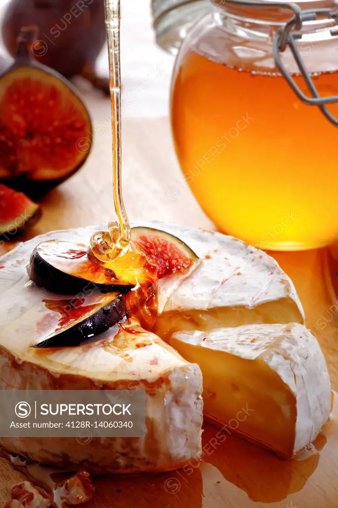Brie cheese with fig and honey