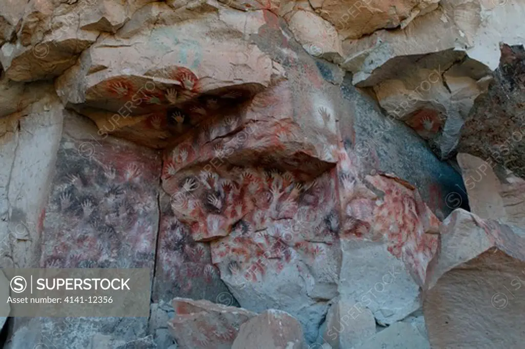rock painting, argentina, patagonia, santa cruz province, rock painting of the cueva de los manos , unesco world heritage centre. date: 08.12.2008 ref: zb1039_125994_0040 compulsory credit: nhpa/photoshot