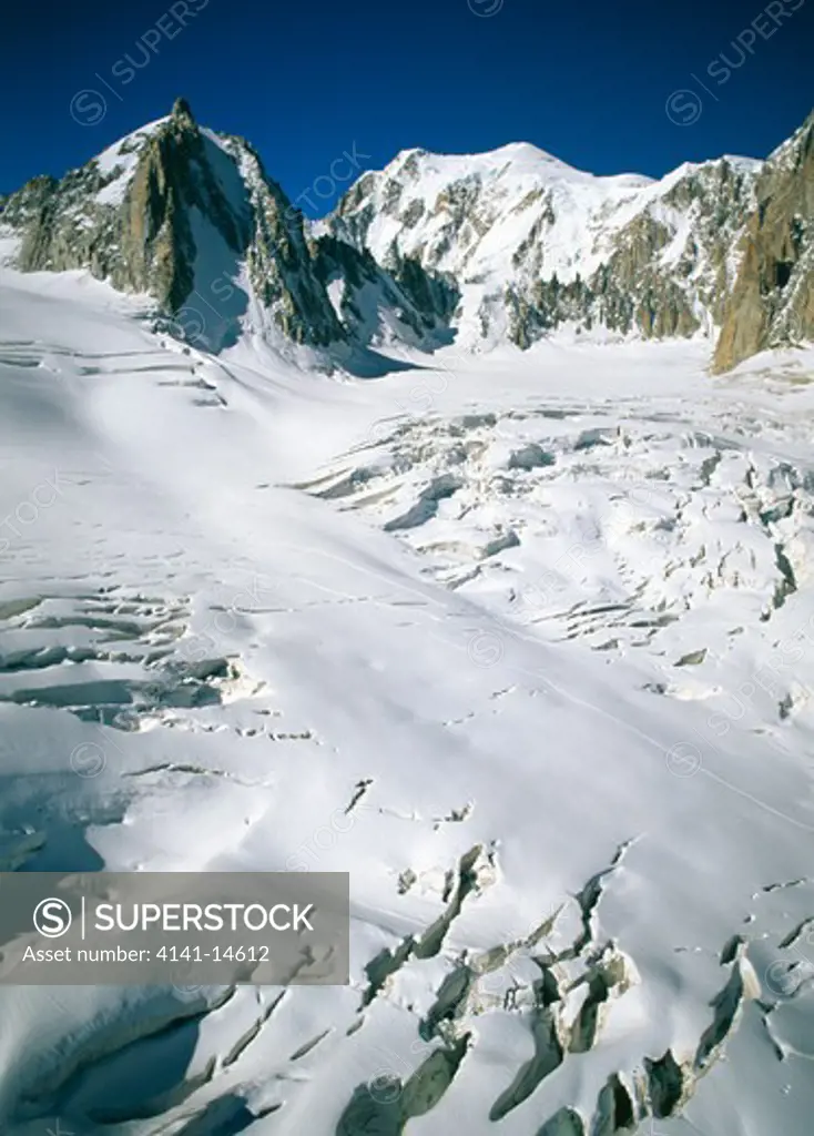 crevasses on glacier du geant mont blanc du tacul (4248m) in background. france.