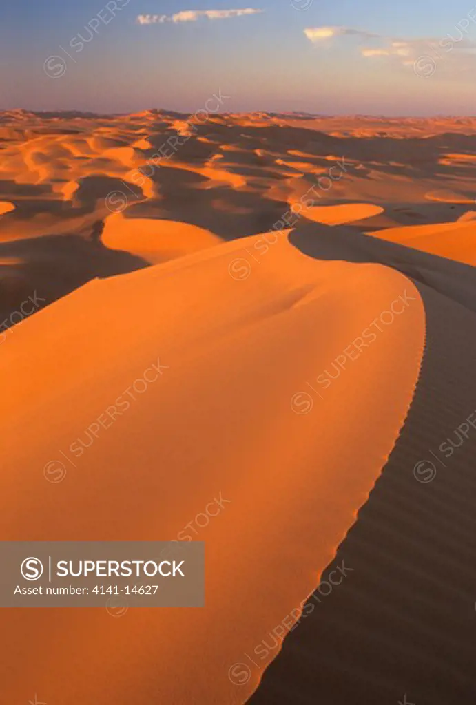dunes erg of owbari, sahara desert, libya. 