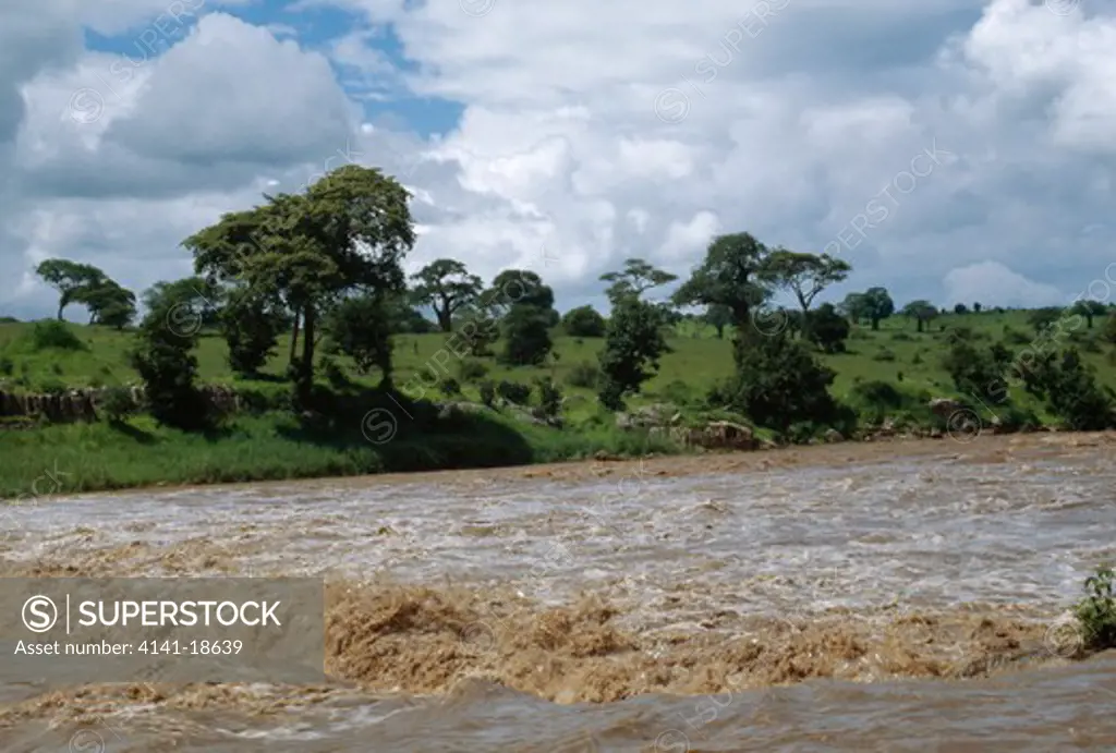 tarangire river in flood during el nino tanzania, eastern africa 