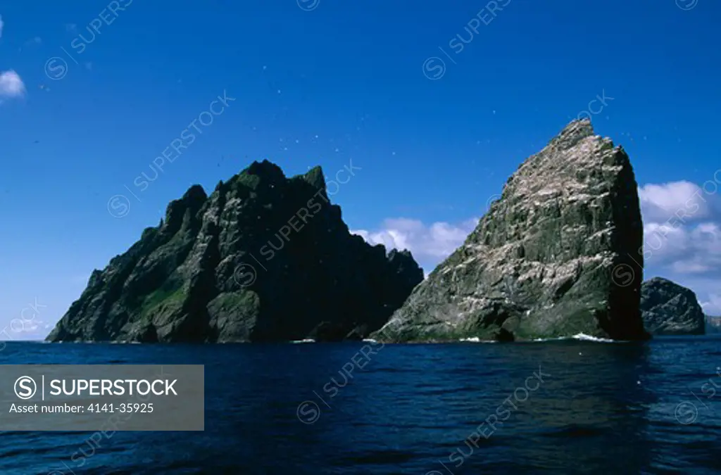 stac an armin sea stack june. view from north with boreray (left) & stac lee (right) in background. saint kilda, off atlantic coast of scotland