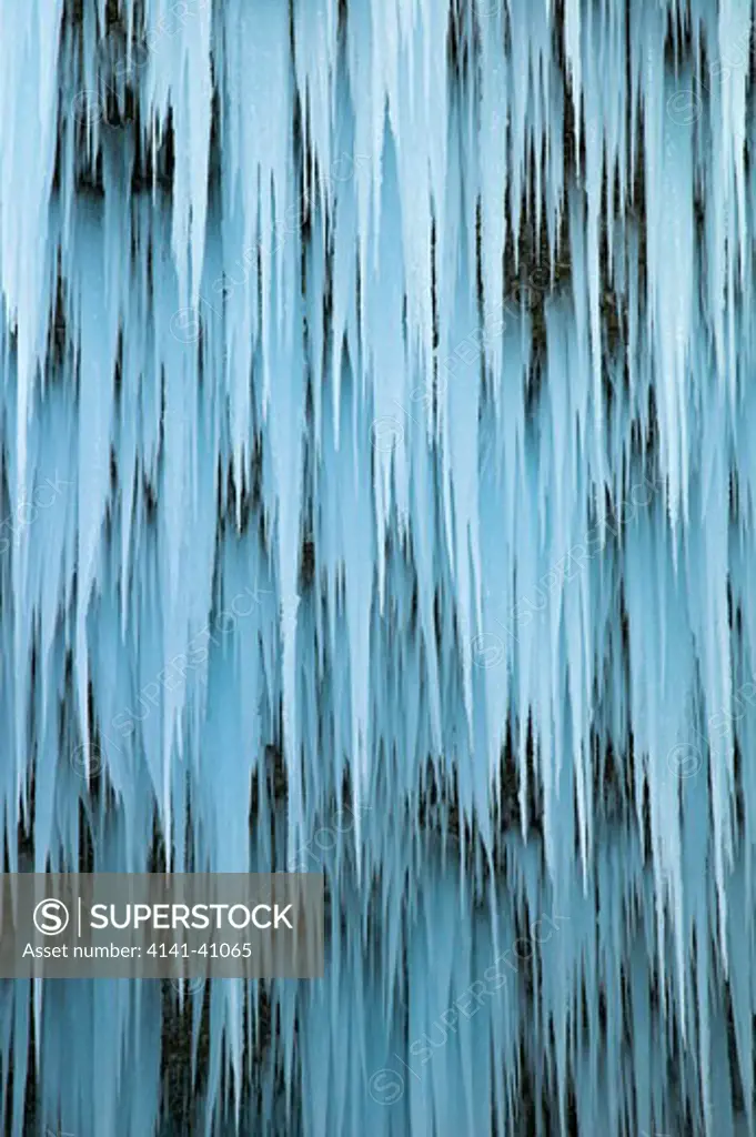 slap pericnik, huge icicles on waterfall frozen in winter, triglav national park, julian alps, gorenjska, slovenia date: 06.11.2008 ref: zb812_123820_0042 compulsory credit: nhpa/photoshot