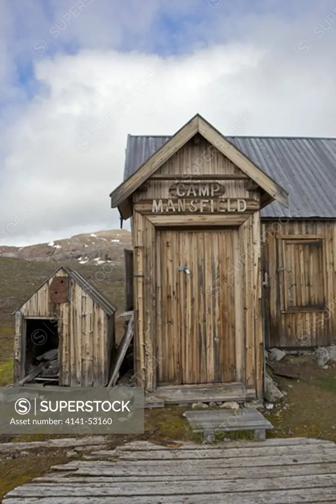 Old Wooden Trapper'S Hut, Camp Mansfield, Blomstrandhalvoya,  Spitzbergen, Svalbard, Arctic Norway, Europe