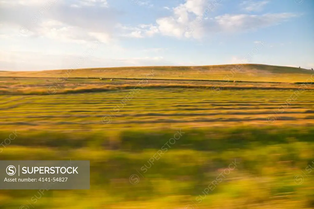 Drylands Of Eastern Washington State, Viewed From The Amtrak Empire Builder, With Foreground Motion Blur Due To The Moving Train, Usa, Empire_Builder-307