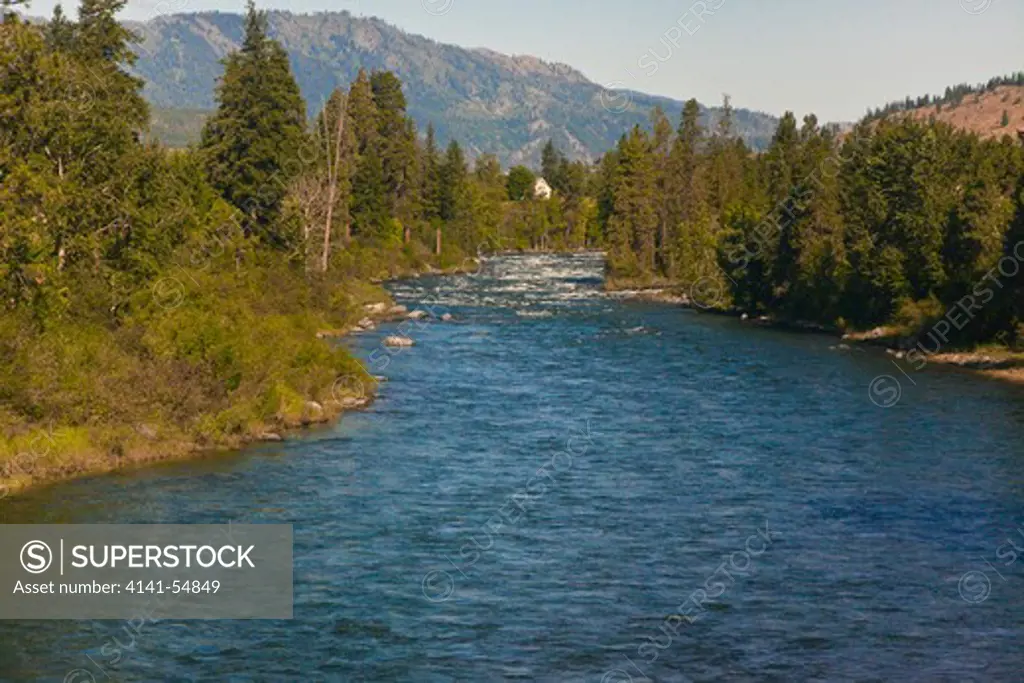 Wenatchee River In Eastern Washington State, Viewed From The Amtrak Empire Builder, Usa, Empire_Builder-401