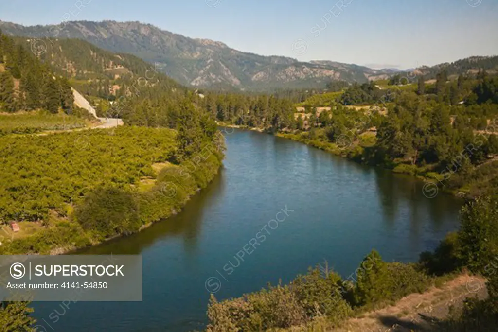 Wenatchee River In Eastern Washington State, Viewed From The Amtrak Empire Builder, Usa, Empire_Builder-403