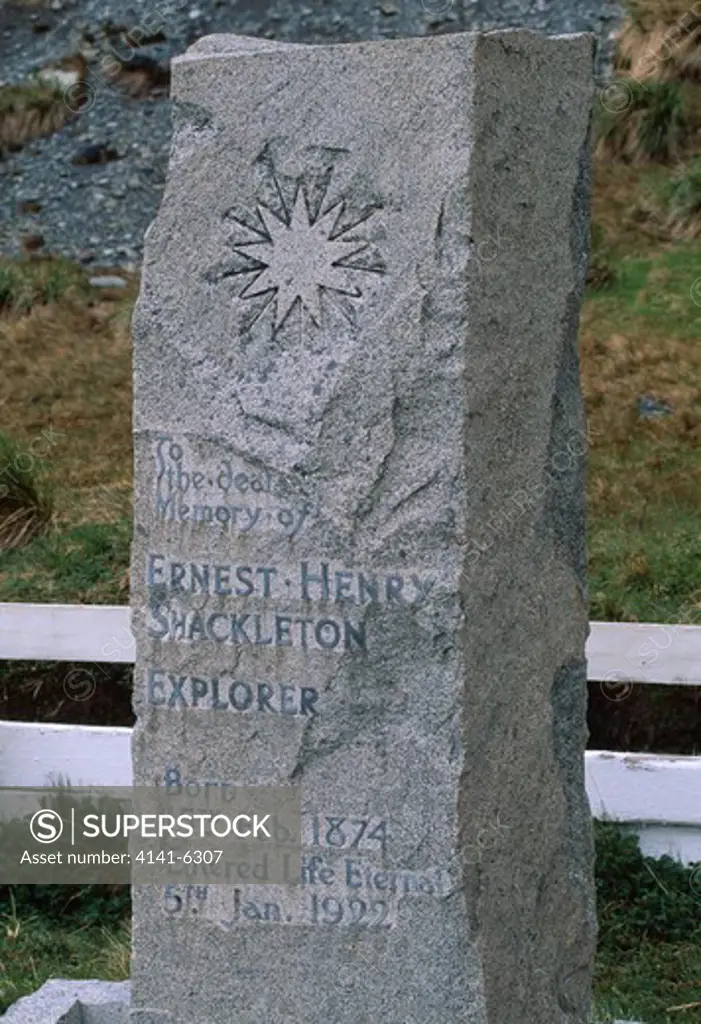 headstone on grave in memory of ernest shackleton, 15th feb 1874 to 5th jan 1922 grytviken, south georgia, s atlantic