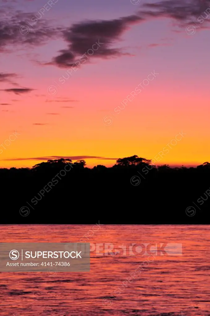Tambopata Reserve, dawn on the rio Tambopata, Peru, Amazonia