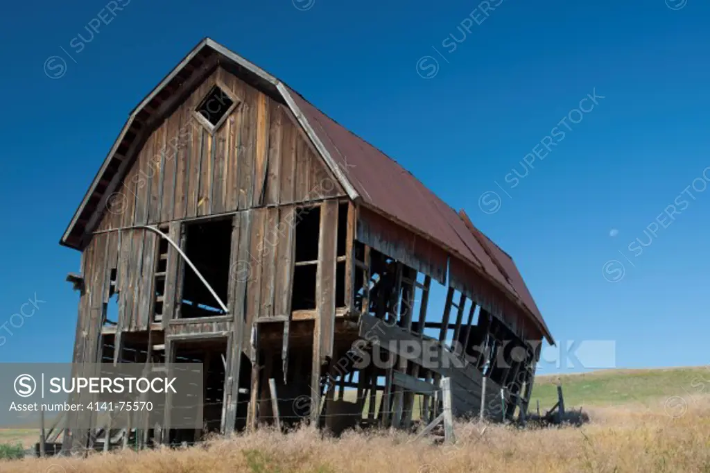 Old barn on Zumwalt Prairie, largest remaining bunchgrass prairie in the Pacific Northwest, near Joseph, Oregon.