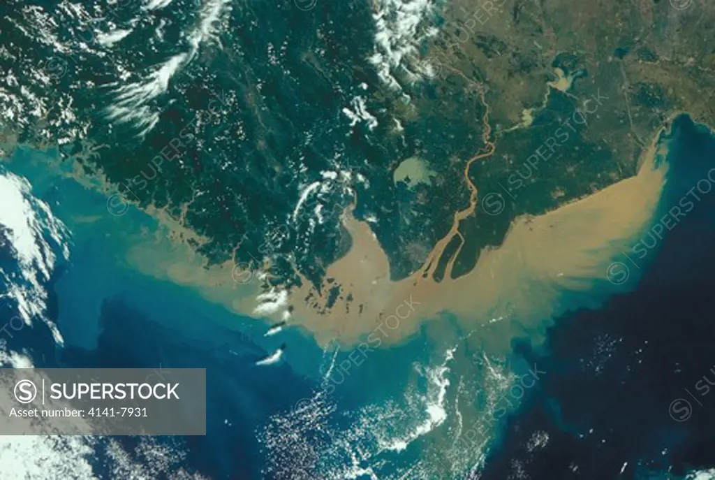 yangtze river delta from space china. please credit nasa/t&t stack/nhpa. 