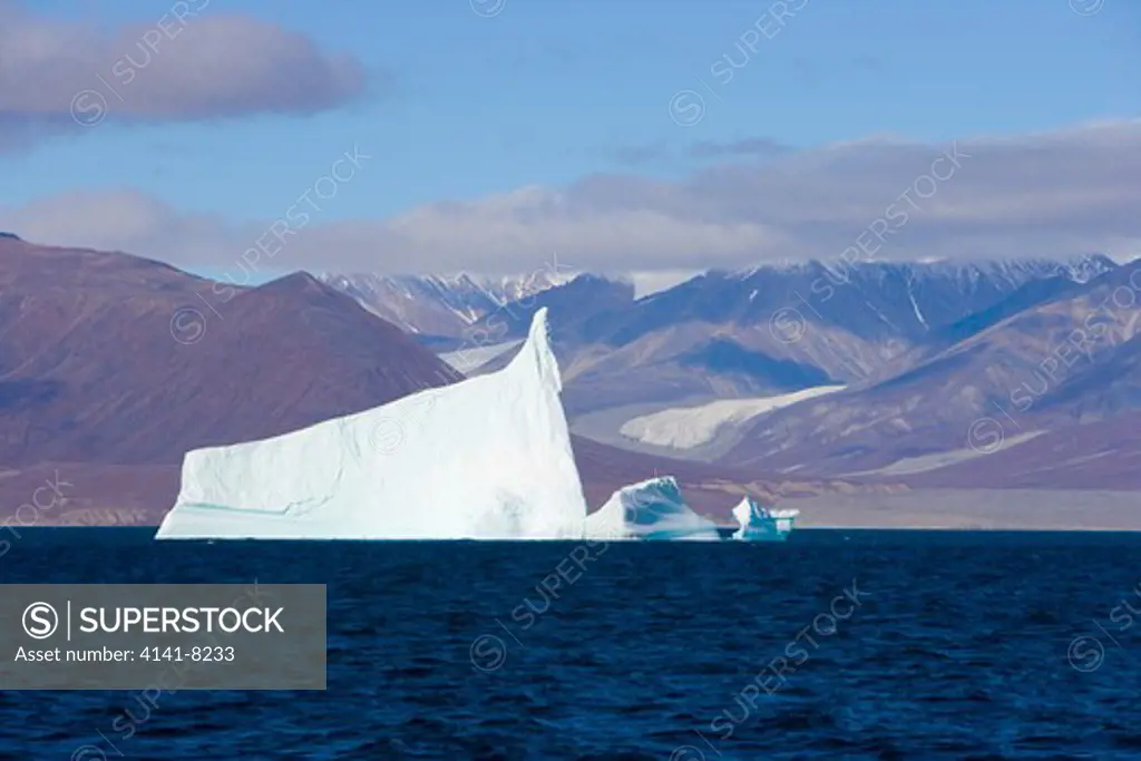 iceberg baffin island, canada