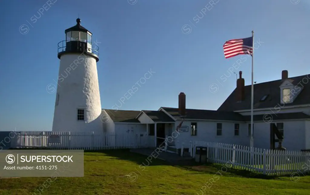 USA, Maine, Pemaquid Point, Lighthouse against blue sky
