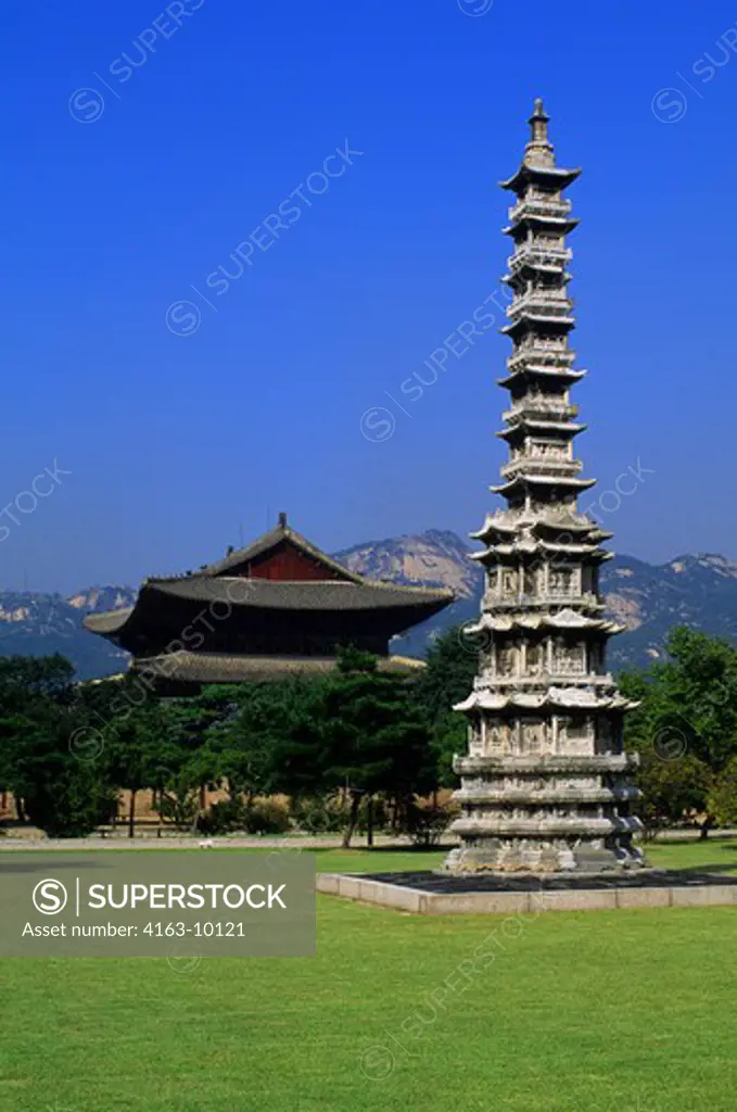 KOREA, SEOUL, KYUNGBOK ROYAL PALACE, 10-STORY MARBLE PAGODA OF KYONGCH'ONSA