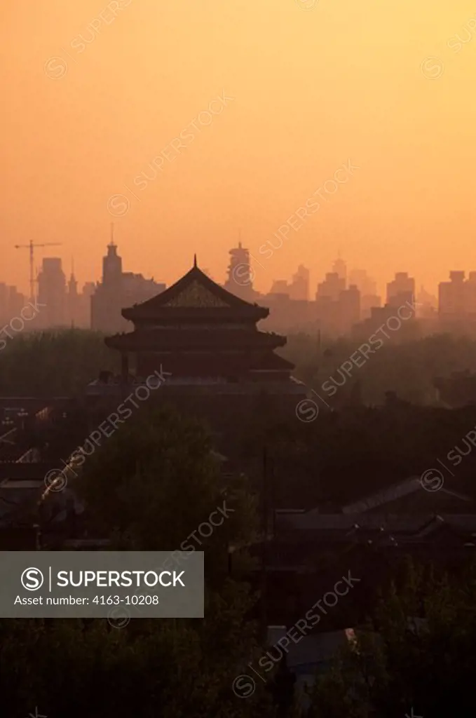 CHINA, BEIJING, VIEW OF FORBIDDEN CITY, SUNSET