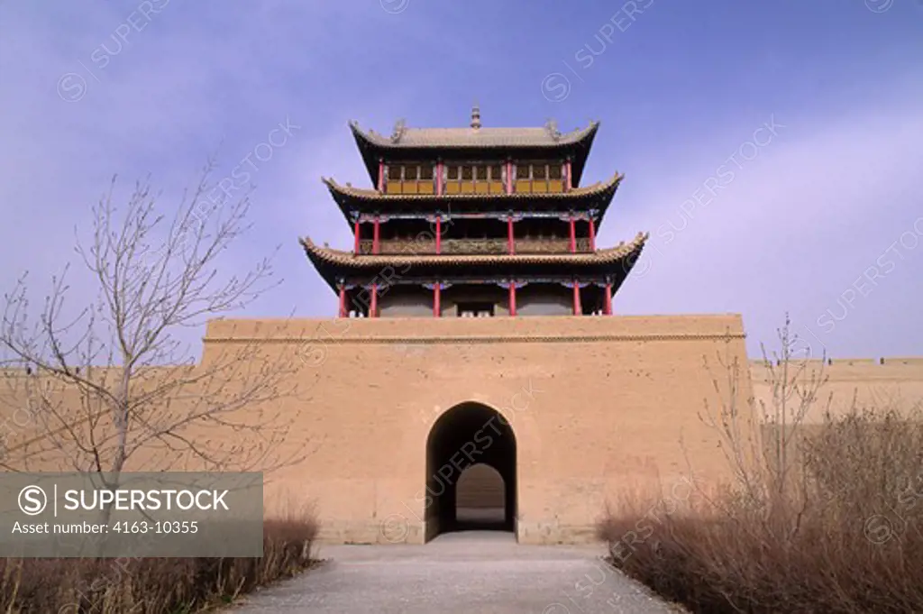 CHINA, GANSU PROVINCE, JIAYUGUAN, MING FORTRESS (1372) WESTERN LIMIT OF GREAT WALL