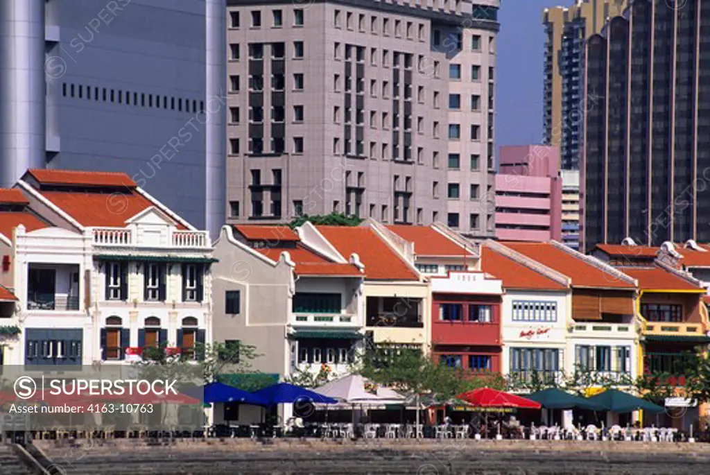 SINGAPORE, SINGAPORE RIVER, VIEW OF RENOVATED HOUSES ALONG RIVER