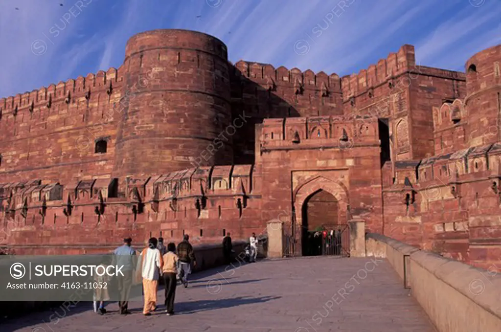 INDIA, AGRA, FORT, RED SANDSTONE WALLS, GATE