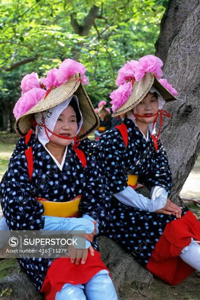 JAPAN, OKAYAMA, KORAKUEN GARDEN, FARMER'S FESTIVAL, LOCAL WOMEN (FARMERS)