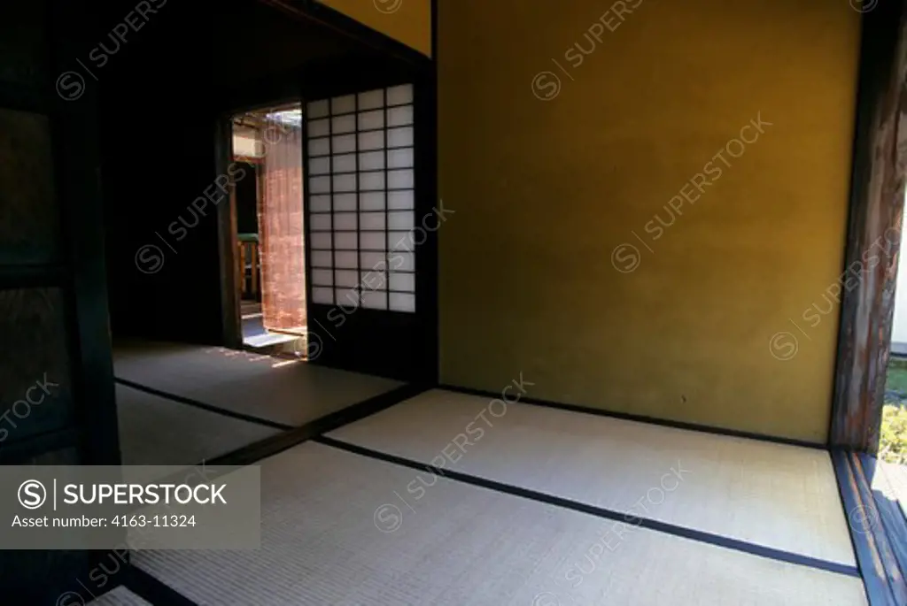JAPAN, HAGI, MERCHANT'S HOUSE, MORI PERIOD, KIKUYA HOUSE (1604) ROOM WITH TATAMI MATS (GRASS)
