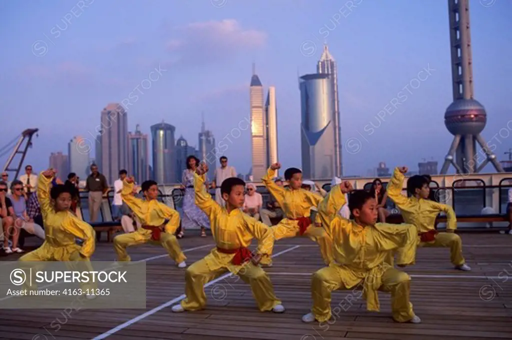 CHINA, SHANGHAI, MS CLIPPER ODYSSEY, YOUNG BOYS PREFORMING MARTIAL ARTS