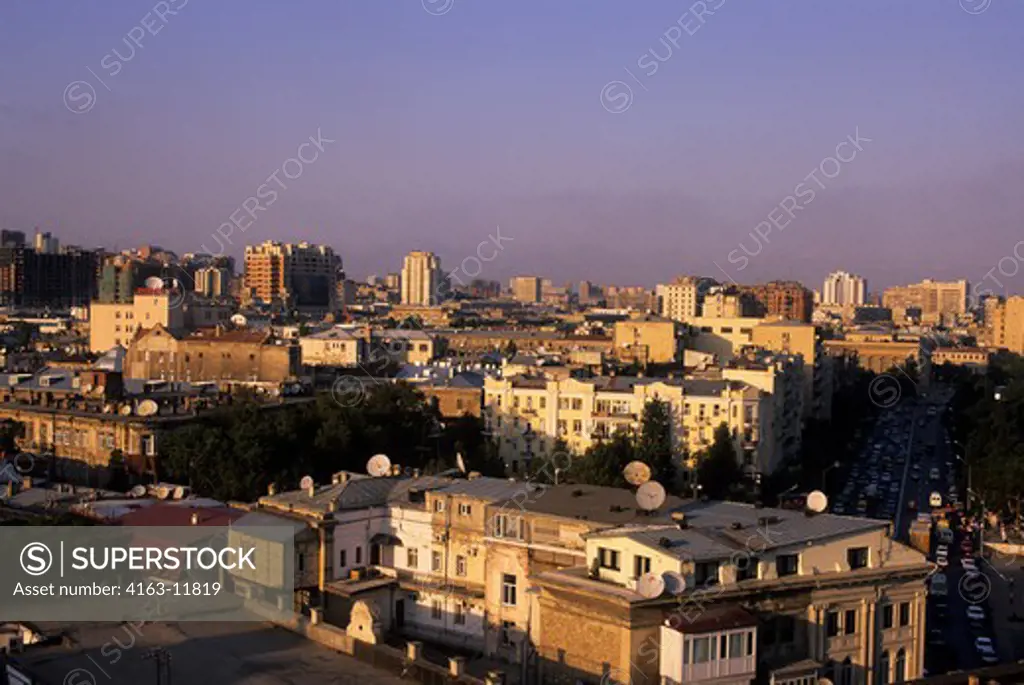 AZERBAIJAN, BAKU, OLD TOWN, VIEW FROM MAIDEN'S TOWER, TOWN