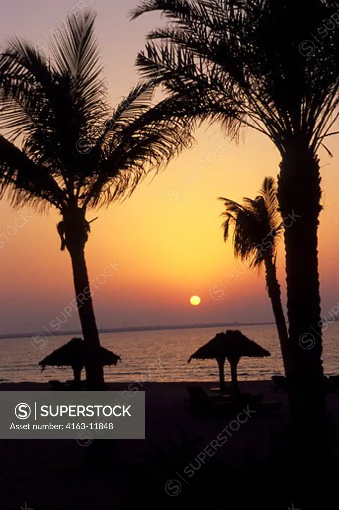 UNITED ARAB EMIRATES, DUBAI, BEACH, SUNSET