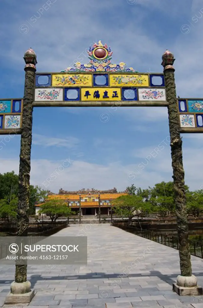 VIETNAM, HUE, CITADEL, VIEW FROM MAIN GATE OF THAI HOA (HALL OF SUPREME HARMONY) PALACE