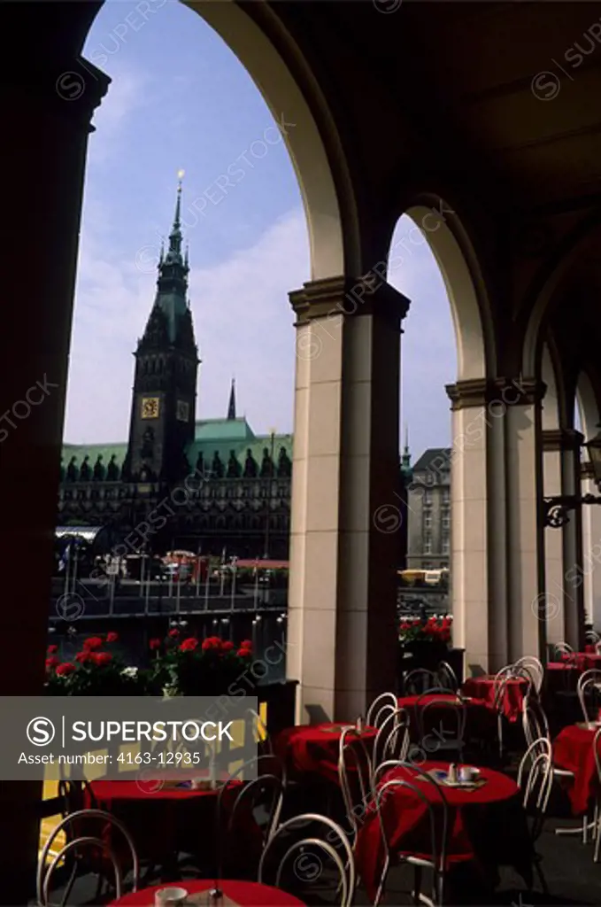 GERMANY, HAMBURG, RATHAUS, CITY HALL, VIEW FROM ALSTER ARCADES