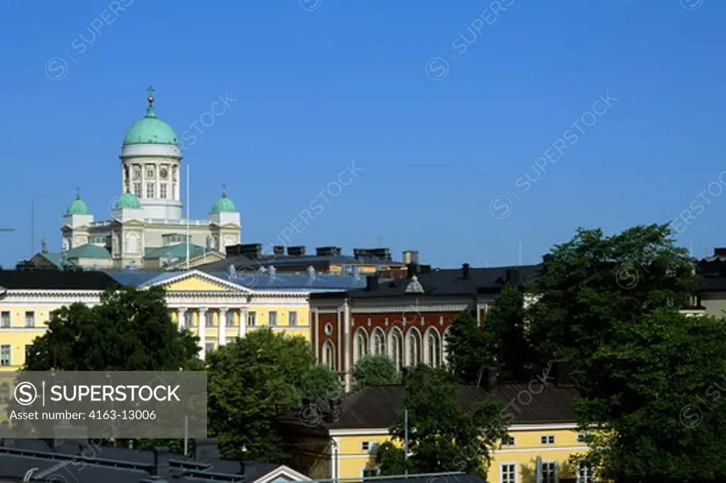 FINLAND, HELSINKI, DOWNTOWN, VIEW OF SENATE CATHEDRAL
