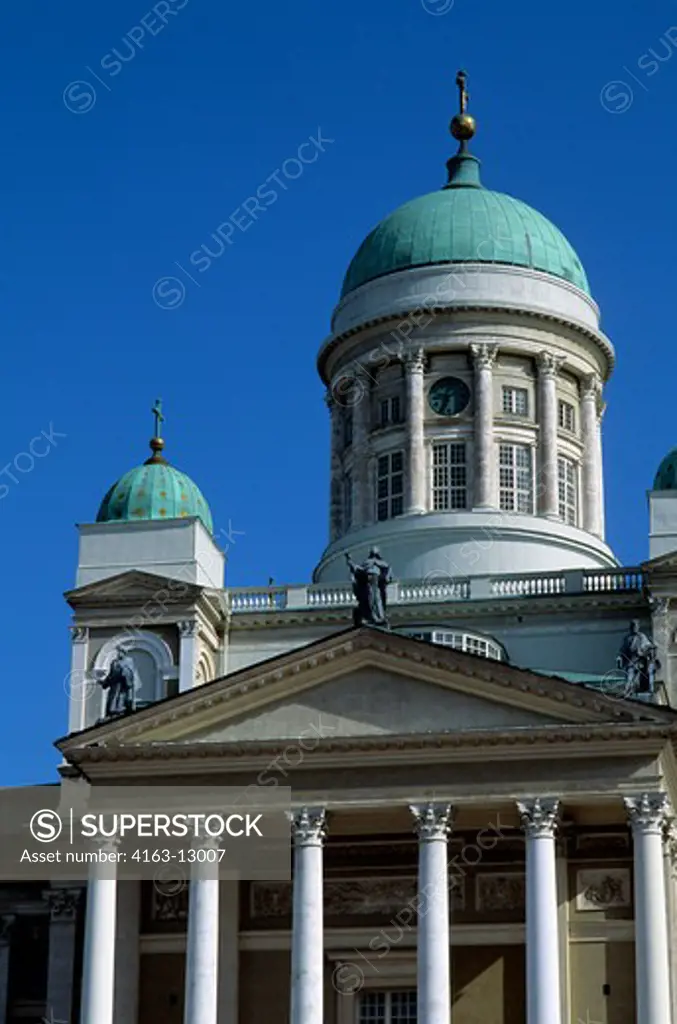 FINLAND, HELSINKI, DOWNTOWN, SENATE SQUARE, CATHEDRAL