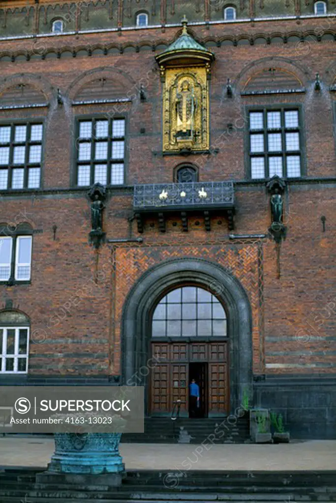 DENMARK, COPENHAGEN, OLD TOWN, DETAIL OF CITY HALL