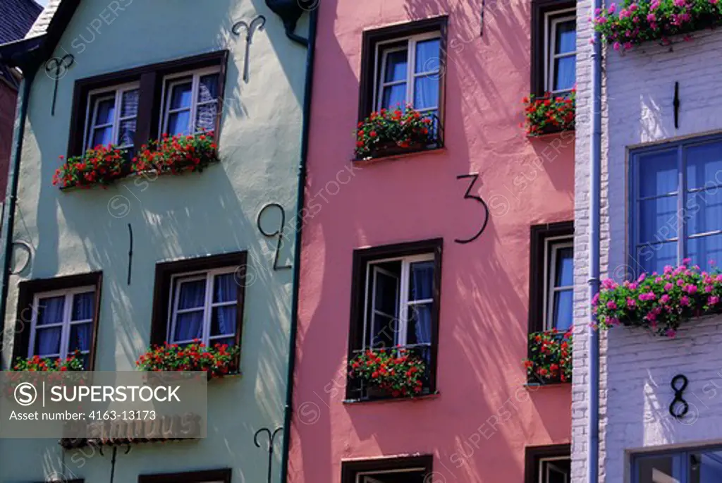 GERMANY, COLOGNE, OLD CITY, QUARTER OF ST. MARTIN, DETAIL OF OLD HOUSES