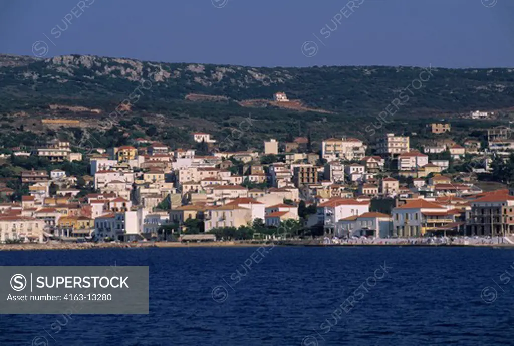 GREECE, NAVARINO BAY, PYLOS, VIEW OF CITY