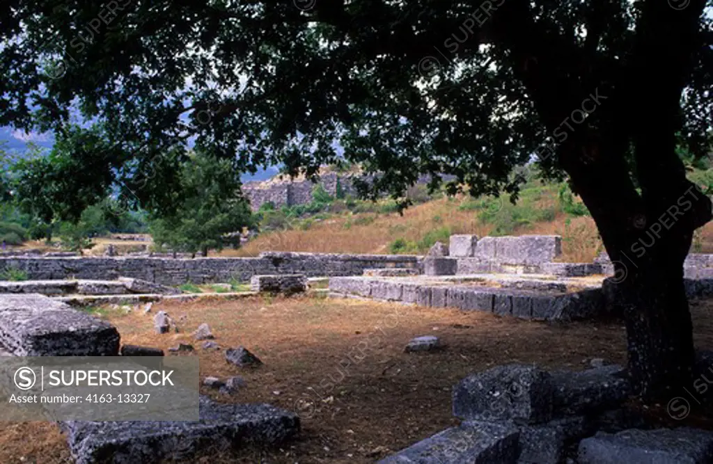 GREECE, DODONA, OLDEST SITE OF ORACLE, APPEARANCE IN OAK TREE, BRONZE AGE, 2600 BC, SACRED HOUSE